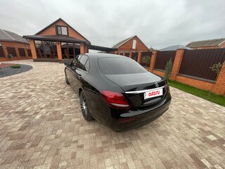 2017 Mercedes-Benz E-Класс 200 V (W213, S213, C238), чёрный, 2850000 рублей, вид 4