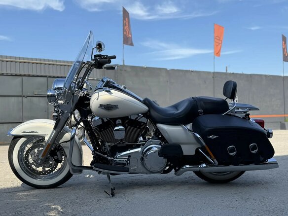 2014 Harley-Davidson Road King, белый, 2000000 рублей - вид 16