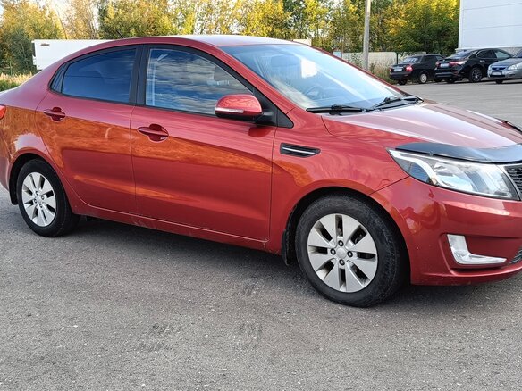 2012 Kia Rio 4-speed III, красный, 640000 рублей - вид 2