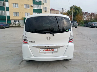 2013 Honda Freed I Рестайлинг, белый, 927000 рублей, вид 4