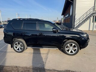 2021 Toyota Land Cruiser Prado 150 Series Рестайлинг 3, чёрный, 5555000 рублей, вид 3