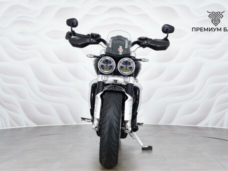 2020 Triumph Rocket 3, чёрный, 1927000 рублей, вид 4