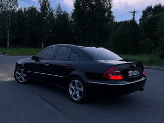 2004 Mercedes-Benz E-Класс 320 III (W211, S211), чёрный, 855000 рублей, вид 5