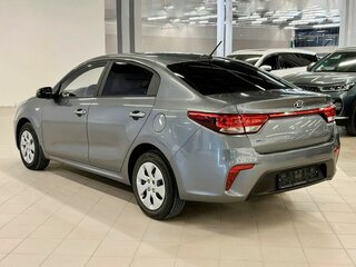 2020 Kia Rio IV, серый, 1320000 рублей, вид 4