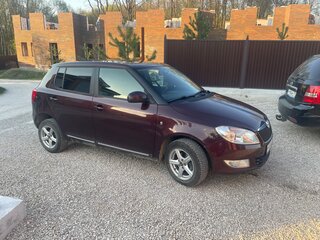 2013 Skoda Fabia II Рестайлинг, пурпурный, 500000 рублей, вид 2