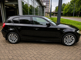 2011 BMW 1 серии 118i I (E81/E82/E87/E88) Рестайлинг, чёрный, 830000 рублей, вид 2