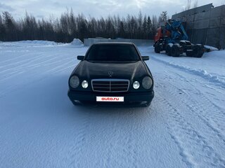 1997 Mercedes-Benz E-Класс 200 II (W210, S210), зелёный, 450000 рублей, вид 2
