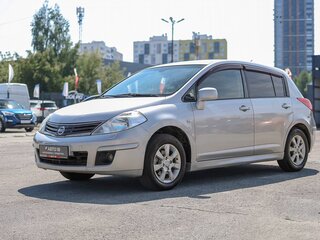 2011 Nissan Tiida I Рестайлинг, серебристый, 599000 рублей, вид 2
