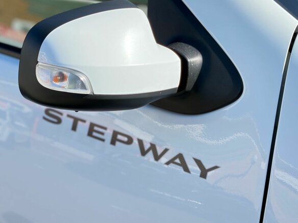 2021 Renault Logan Stepway II Рестайлинг, белый, 1200000 рублей - вид 7