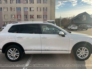 2015 Volkswagen Touareg II Рестайлинг, белый, 2400000 рублей, вид 3