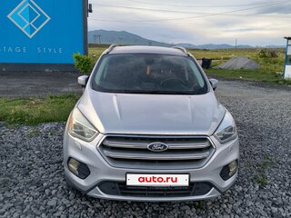 2017 Ford Kuga II Рестайлинг, серебристый, 1300000 рублей, вид 2