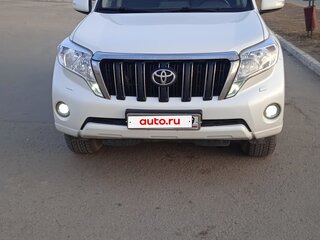 2017 Toyota Land Cruiser Prado 150 Series Рестайлинг 1, белый, 3690000 рублей, вид 2