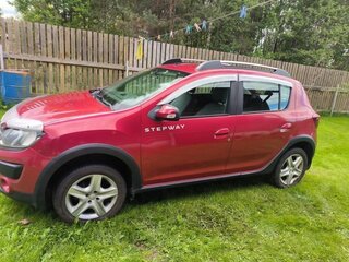 2017 Renault Sandero Stepway II, красный, 780000 рублей, вид 3