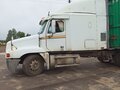 2000 Freightliner FLC, белый, 600000 рублей - вид 1
