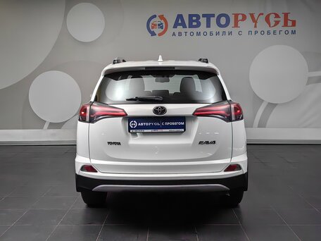 2019 Toyota RAV4 IV (XA40) Рестайлинг, белый, 2485000 рублей, вид 4