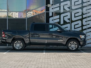 2021 Ram 1500 Crew Cab V, серый, 5200000 рублей, вид 5