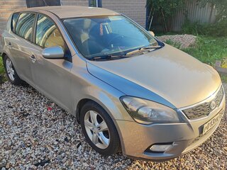 2011 Kia Ceed I Рестайлинг, серебристый, 550000 рублей, вид 4