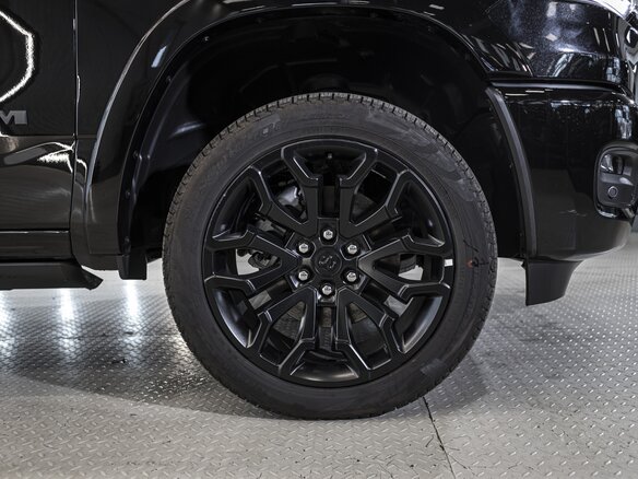 2026 Ram 1500 Crew Cab V Рестайлинг, чёрный - вид 9