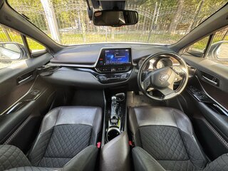 2017 Toyota C-HR I, белый, 2050000 рублей, вид 5