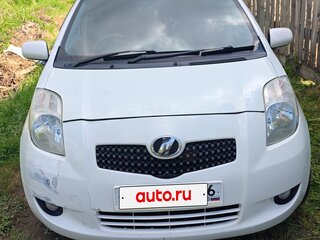 2005 Toyota Vitz II (XP90), белый, 360000 рублей, вид 1