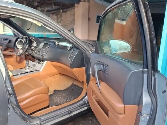 2004 Infiniti FX45 I (S50), белый, 450000 рублей - вид 3