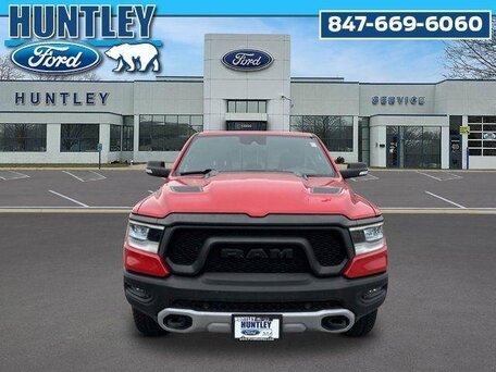 2022 Ram 1500 Quad Cab V, красный, 6003300 рублей, вид 2