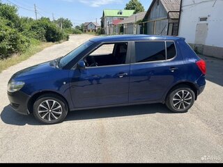 2012 Skoda Fabia II Рестайлинг, синий, 390000 рублей, вид 3