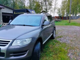 2008 Volkswagen Touareg I Рестайлинг, серебристый, 1150000 рублей, вид 1