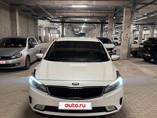 2017 Kia Cerato III Рестайлинг (Classic), белый, 1250000 рублей, вид 4