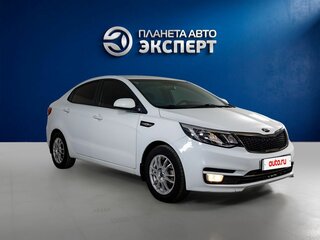 2016 Kia Rio III Рестайлинг, белый, 980000 рублей, вид 3