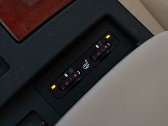 2011 Lexus RX 270 III, бежевый - вид 16