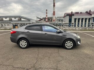 2012 Kia Rio 5-speed III, серый, 720000 рублей, вид 3