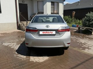 2018 Toyota Corolla XI (E160, E170, E180) Рестайлинг 1, серебристый, 1600000 рублей, вид 3