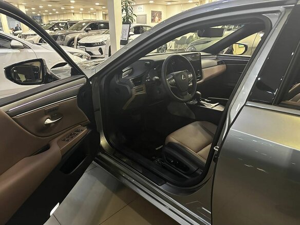 2025 Lexus ES 200 VII Рестайлинг 2, серый, 6024000 рублей - вид 11