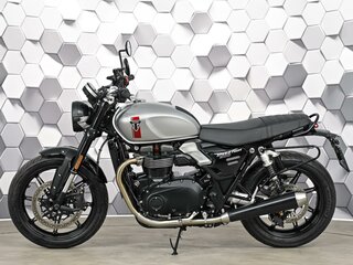2025 Triumph Speed Twin, серебристый, 1099000 рублей, вид 4