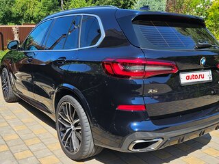 2019 BMW X5 M50d IV (G05/G18), белый, 7300000 рублей, вид 5