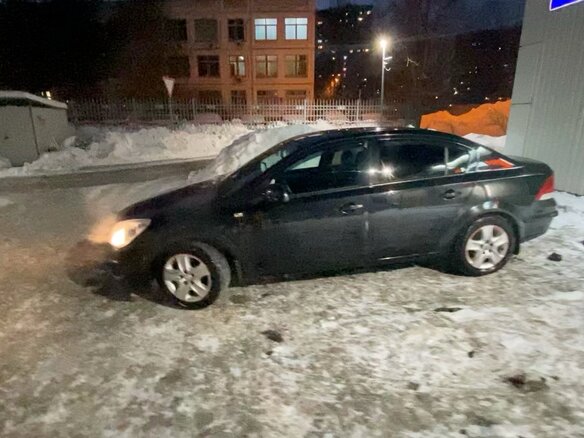 2013 Opel Astra H Рестайлинг, чёрный, 600000 рублей - вид 4