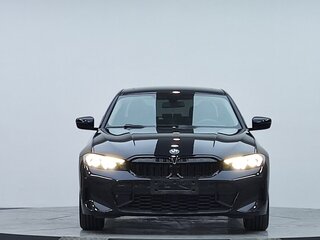 2023 BMW 3 серии 320i VII (G2x) Рестайлинг, чёрный, 3429355 рублей, вид 3