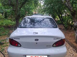 1999 Hyundai Lantra II Рестайлинг, белый, 210000 рублей, вид 5
