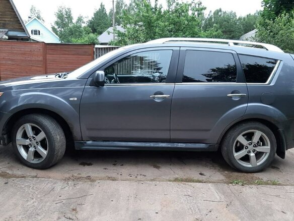 2008 Mitsubishi Outlander II, серый, 950000 рублей - вид 4