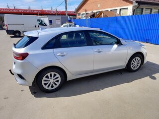 2018 Kia Ceed III, серебристый, 1200000 рублей, вид 4