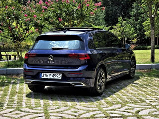2024 Volkswagen Golf VIII, синий, 2600000 рублей, вид 4