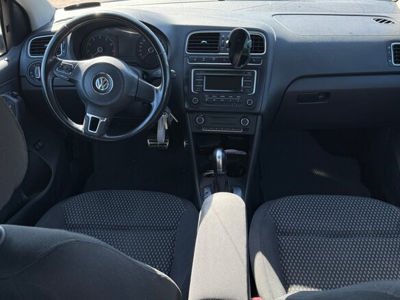 2015 Volkswagen Polo V, белый, 900000 рублей - вид 9