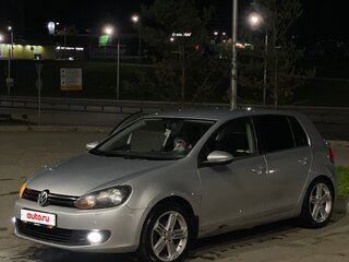 2011 Volkswagen Golf VI, серебристый, 700000 рублей, вид 2
