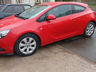 2013 Opel Astra GTC J Рестайлинг, красный, 800000 рублей, вид 3