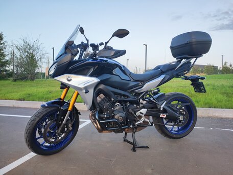 2019 Yamaha MT-09 Tracer (FJ-09), чёрный, 980000 рублей, вид 1