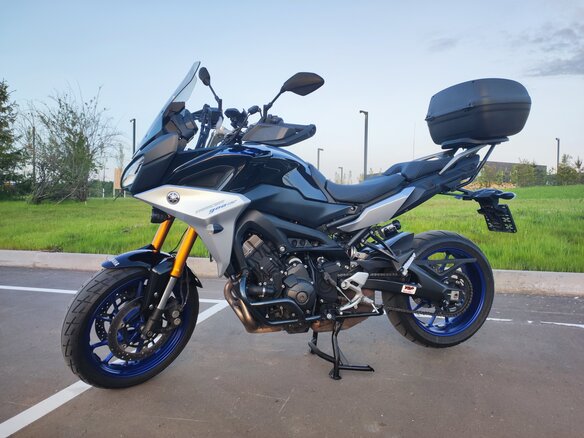 2019 Yamaha MT-09 Tracer (FJ-09), чёрный, 980000 рублей