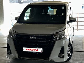 2016 Toyota Noah III (R80), белый, 1950000 рублей, вид 2