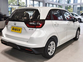 2026 Honda Fit IV Рестайлинг 2, белый, 1420000 рублей, вид 5
