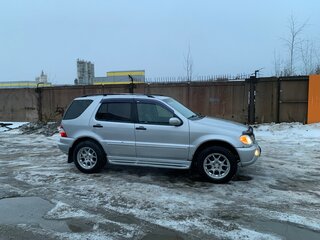 2004 Mercedes-Benz M-Класс 350 I (W163) Рестайлинг, серебристый, 690000 рублей, вид 3